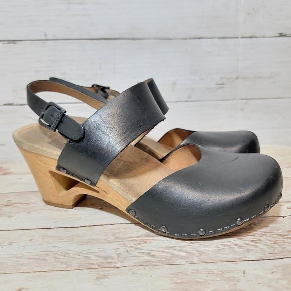 Dansko Thea Clogs in black leather - Picture 1 of 11